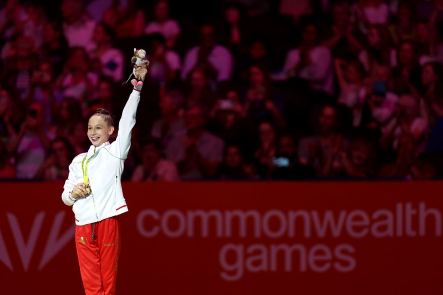 Ekimova rewrites history with sublime gold