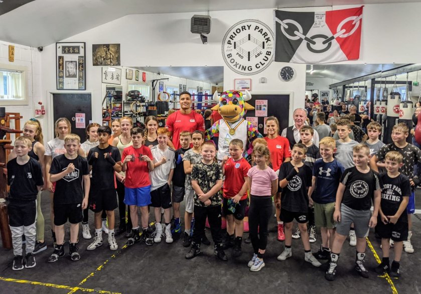 Team England boxers visit local boxing club