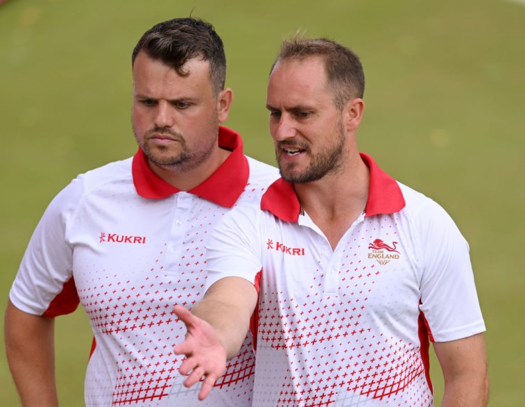 Bowlers win silver in men's pairs thriller