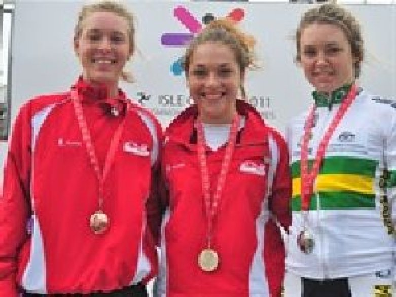 CYG11: Medal heaven for England as youngsters strike gold